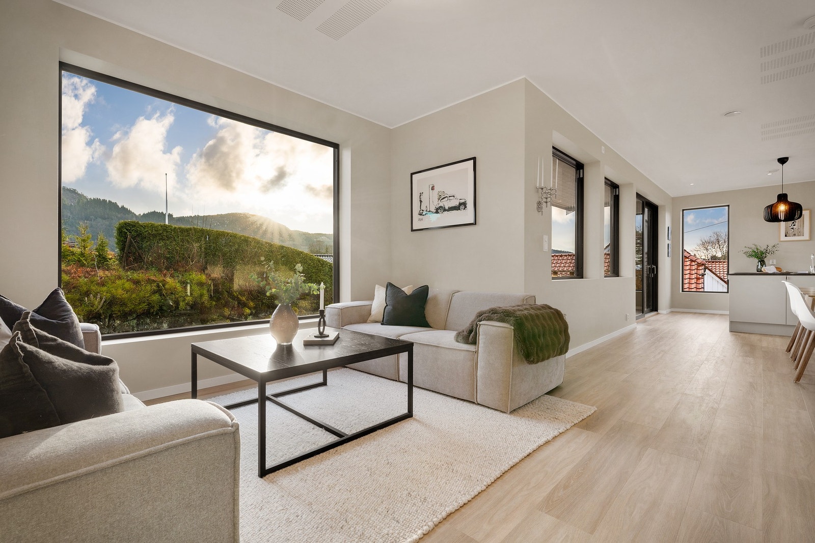 Utrolig fin utsikt mot grønne arealer, samt lite innsyn. Galleribilde