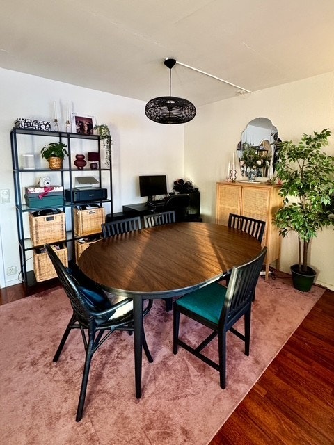 Plass til spisegruppe. Galleribilde