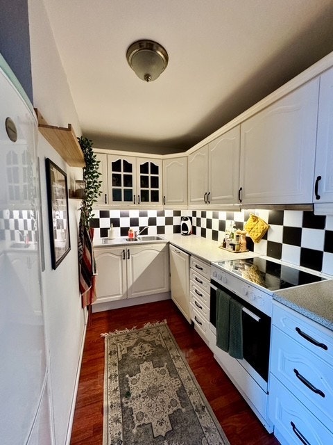 Kjøkkenet er utstyrt med nødvendige hvitevarer. Galleribilde