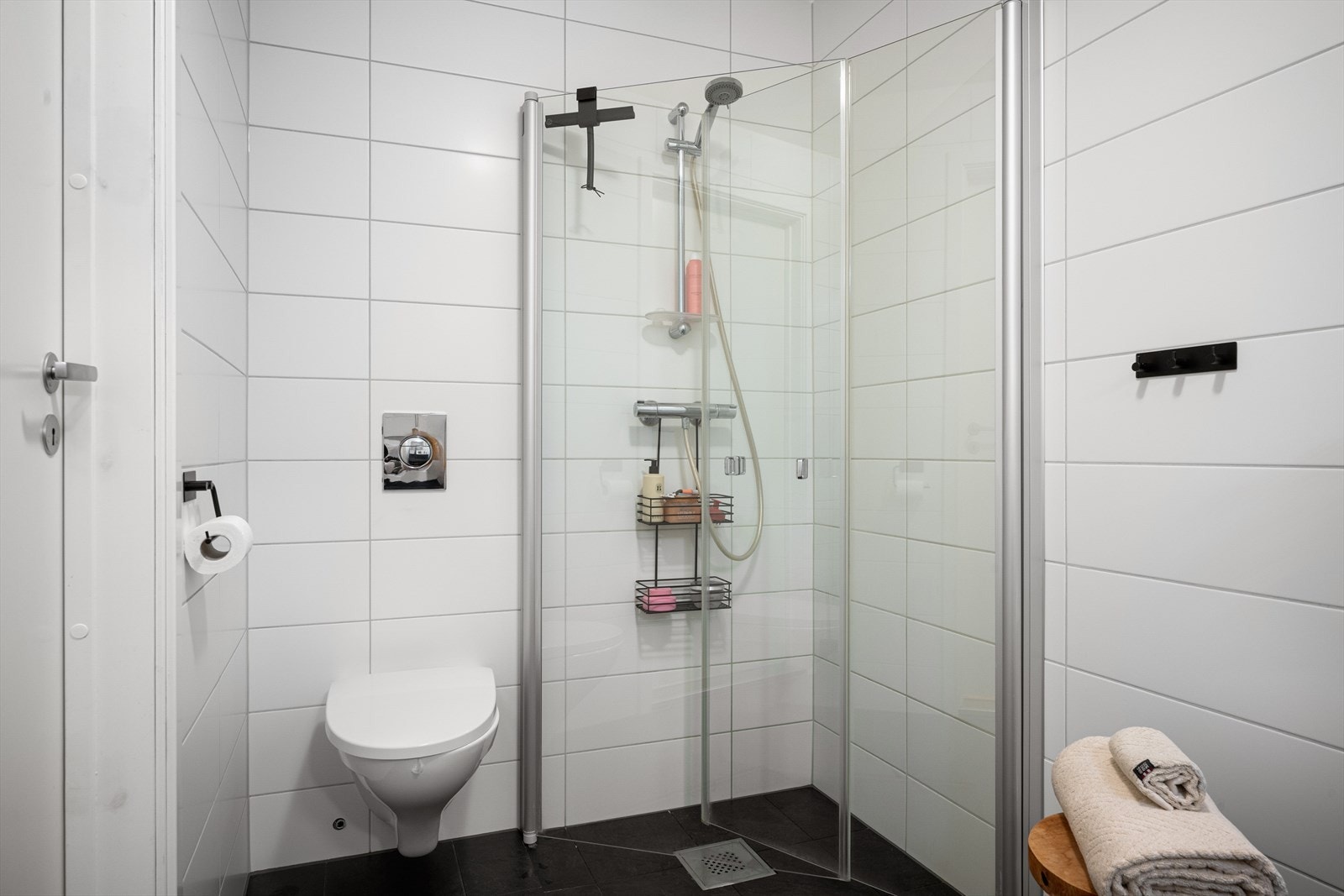 Helfliset bad i 1. etasje Galleribilde