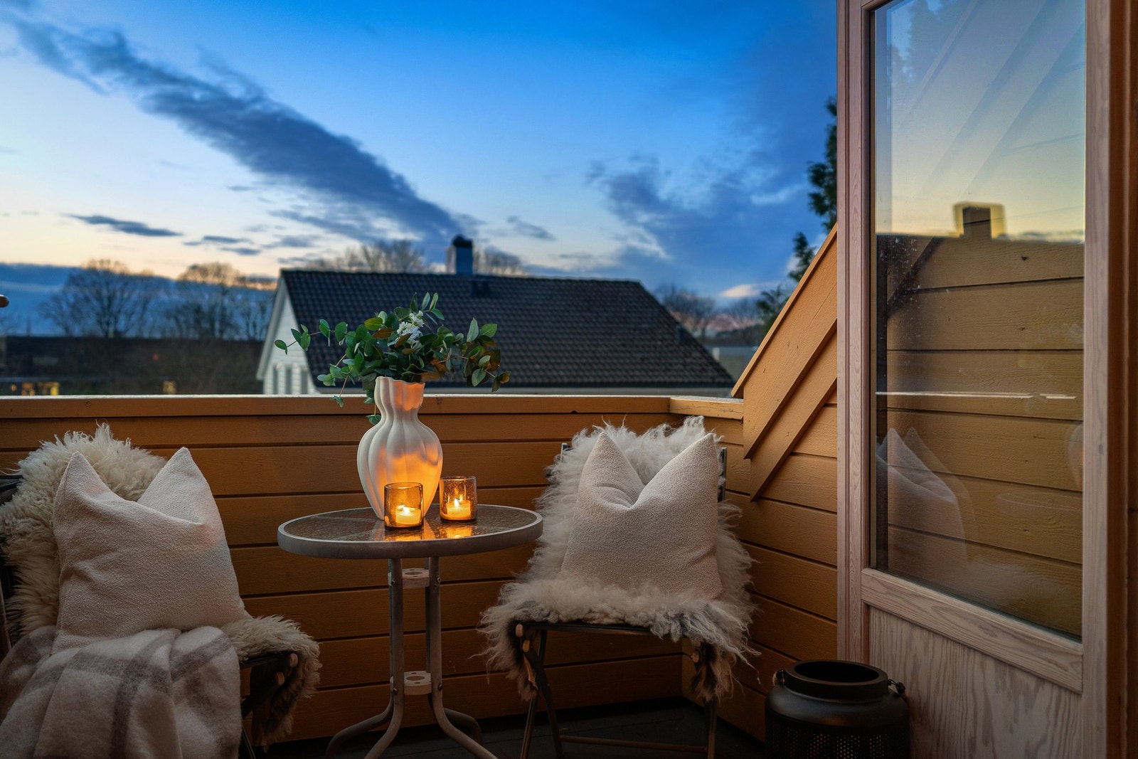 En perfekt plass å sitte til solen går ned om sommeren. Galleribilde