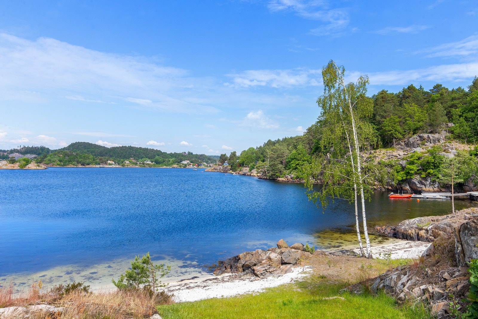 Tenk å starte dagen med et morgenbad fra denne flotte stranden? Galleribilde