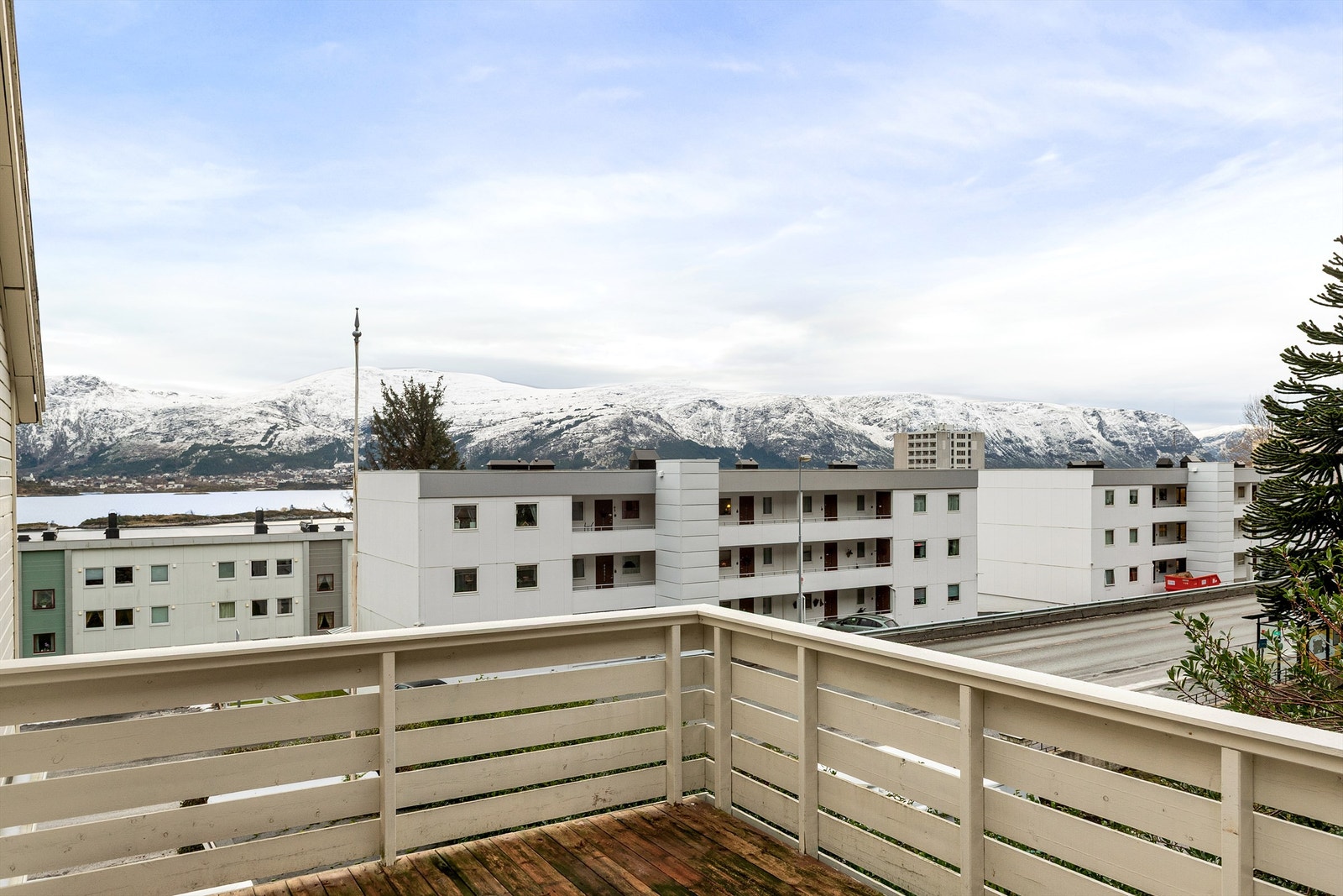 Utsikt fra verandaen mot sydvest Galleribilde