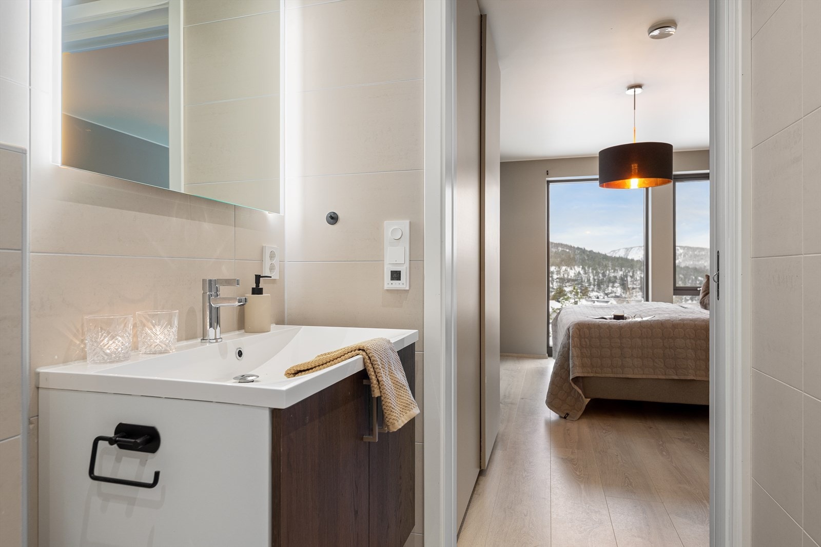 Hovedsoverom har tilgang på eget bad. Galleribilde