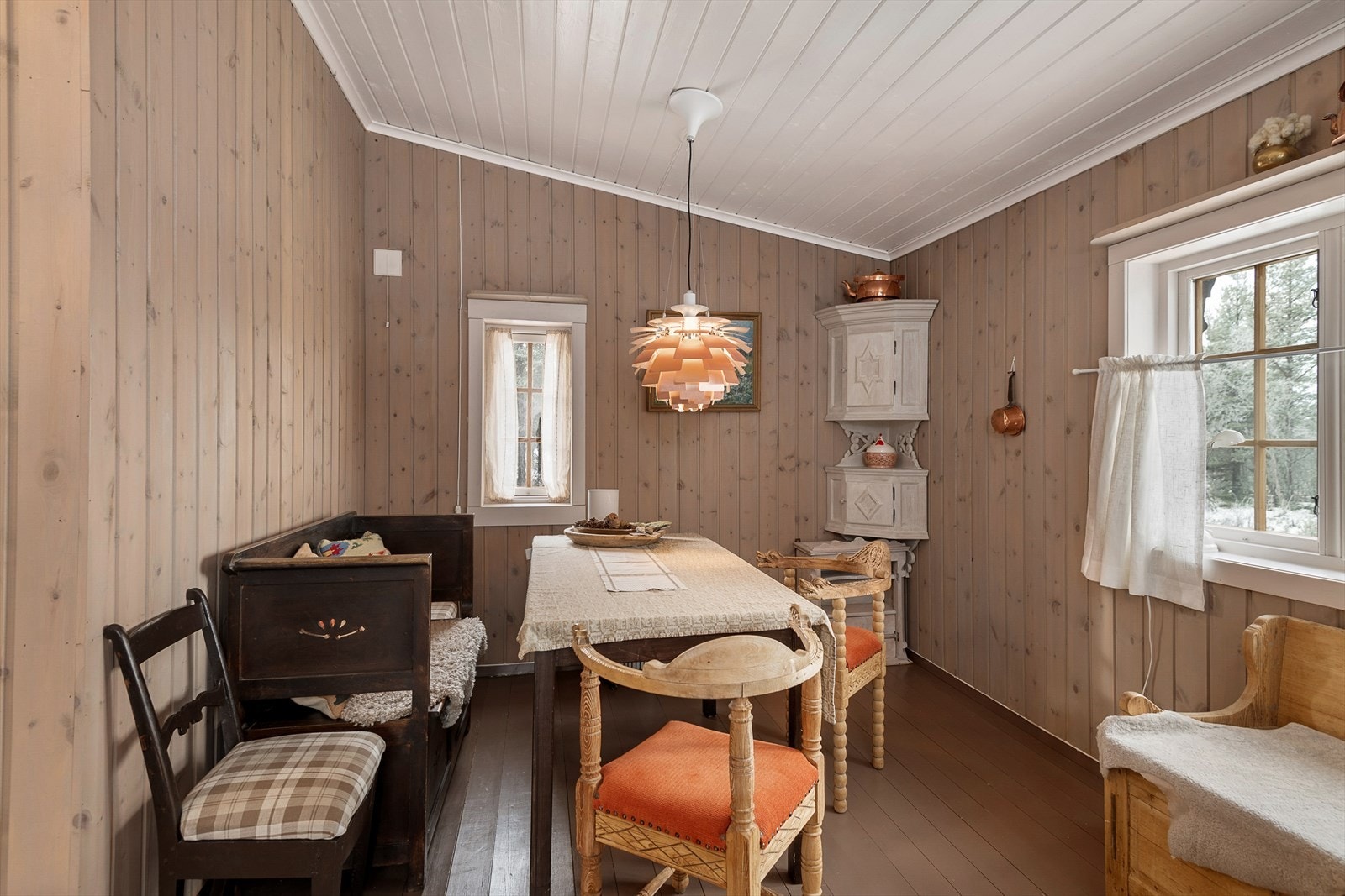 I spisestuedelen er det god plass til spisemøblement Galleribilde