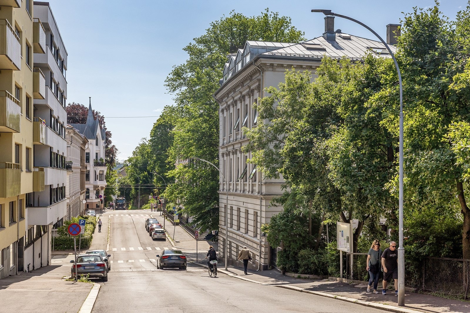 Velkommen til Uranienborgveien 26 - Stilren toppleilighet i rolig gate med parkeringsleie og svært attraktiv beliggenhet. Foto Glenn Pettersen/Fotostallen. Galleribilde