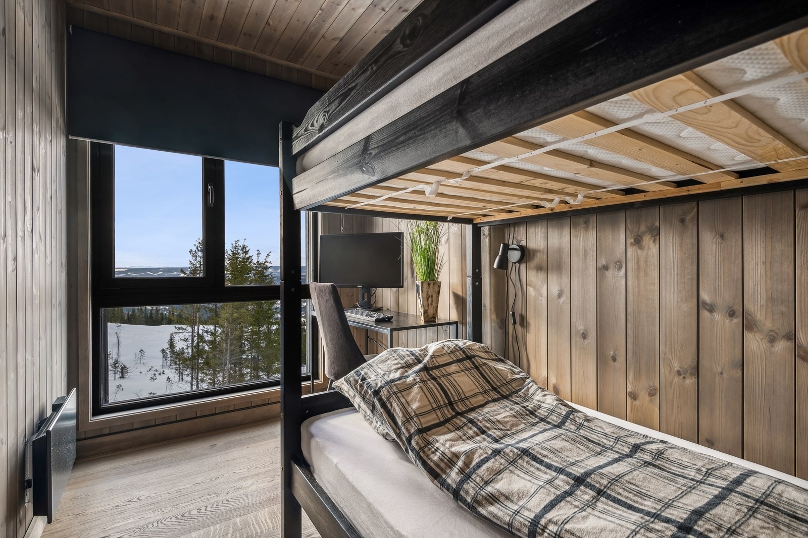 Køyesenger gir flere sengeplasser, samt at det utnytter plassen. Galleribilde