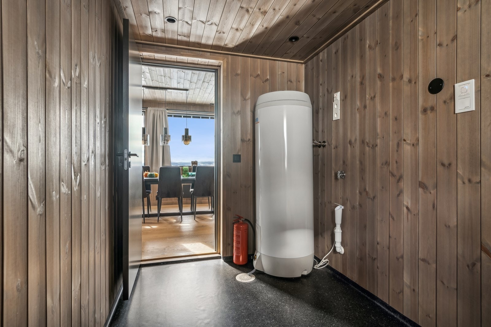 I boden er det blant annet tilkobling for vaskemaskin. Galleribilde