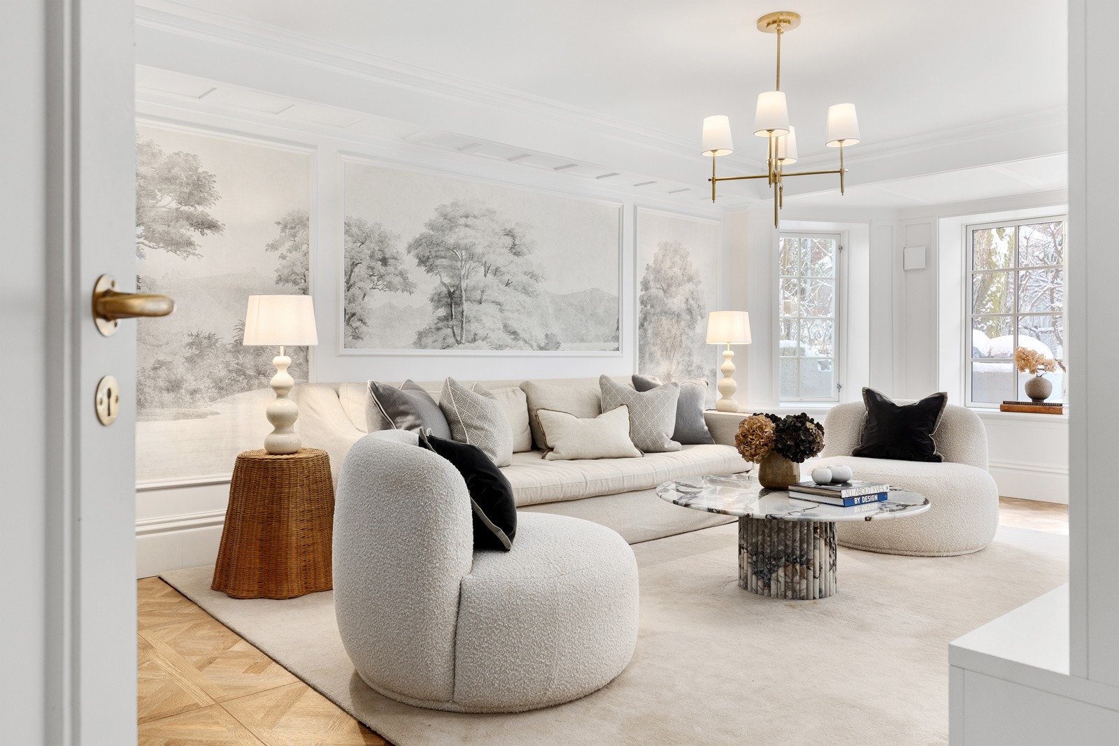 Innbydende kjellerstue som egner seg perfekt som TV-stue eller sosial sone Galleribilde