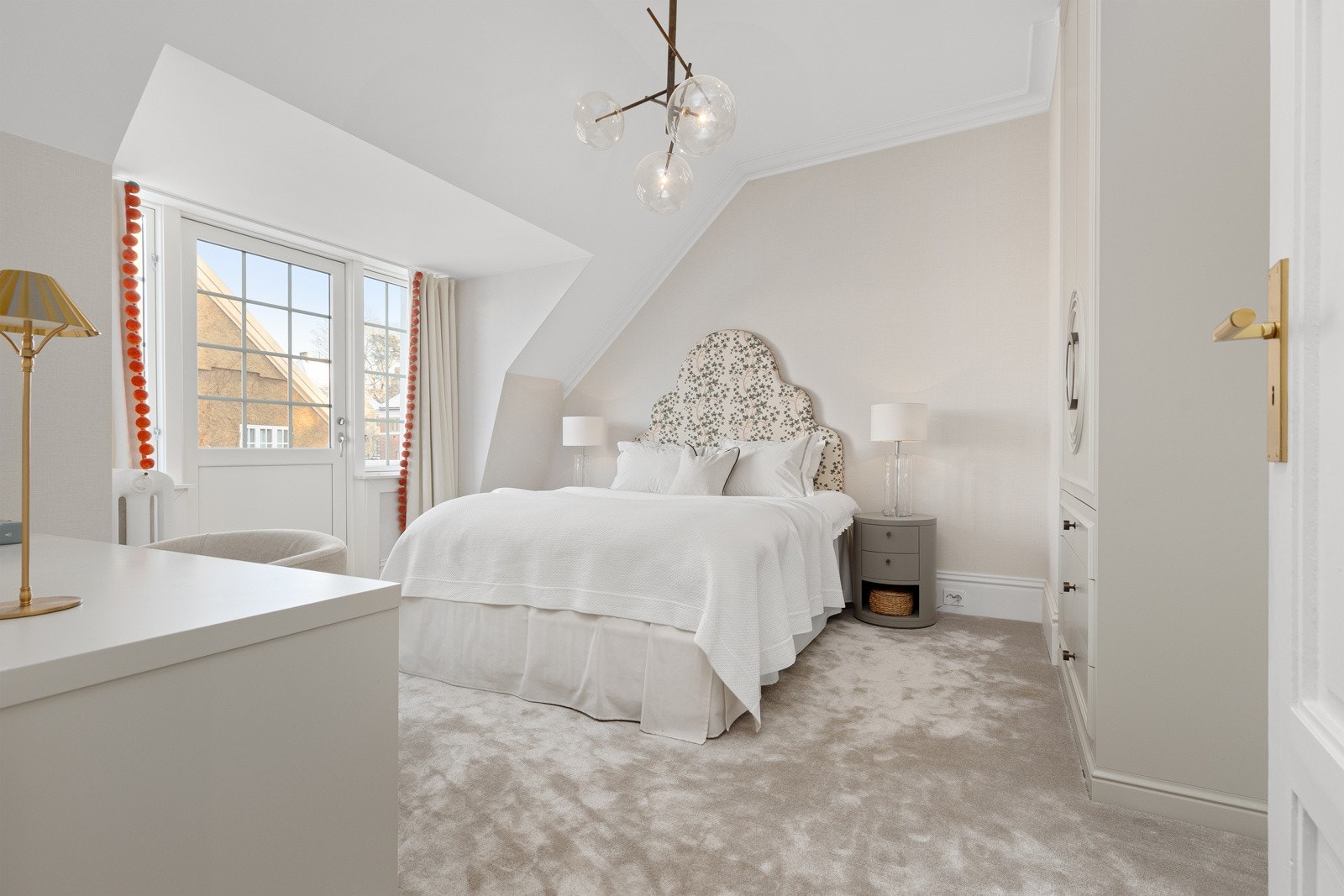 Pent soverom 2 med harmoniske fargetoner og lun stemning Galleribilde