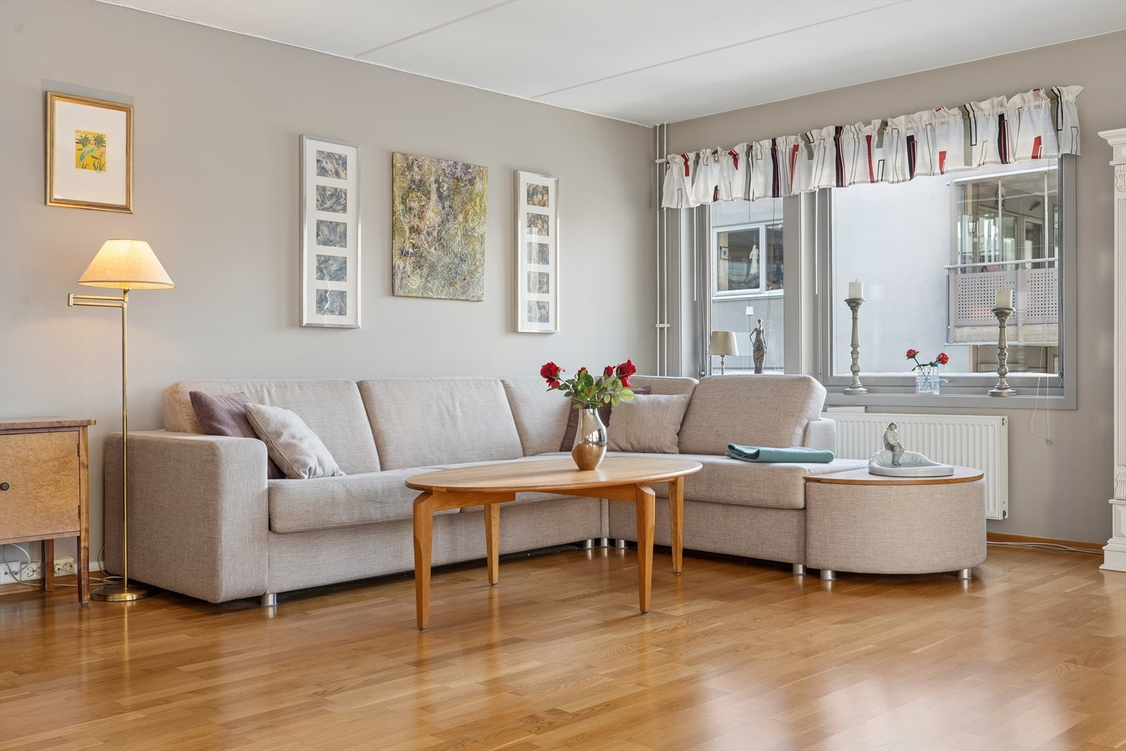 Sofakroken finner fort sin naturlige plass i rommet. Galleribilde