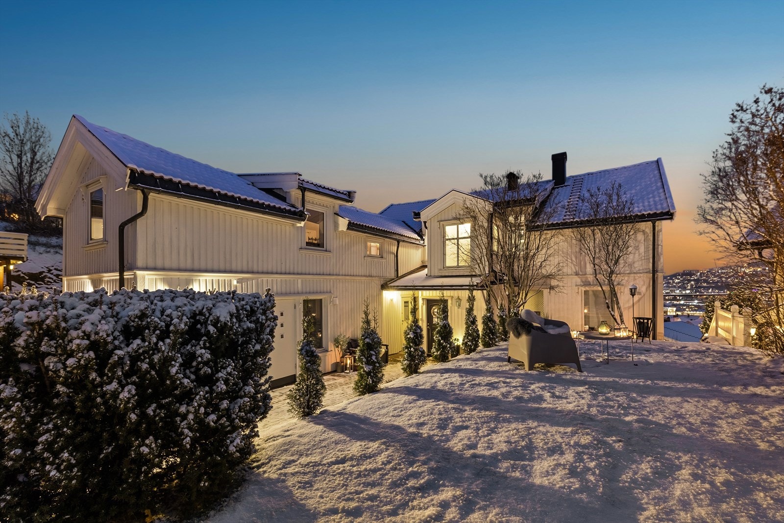 Sameiet har hage som disponeres av seksjon 1 og 2 Galleribilde