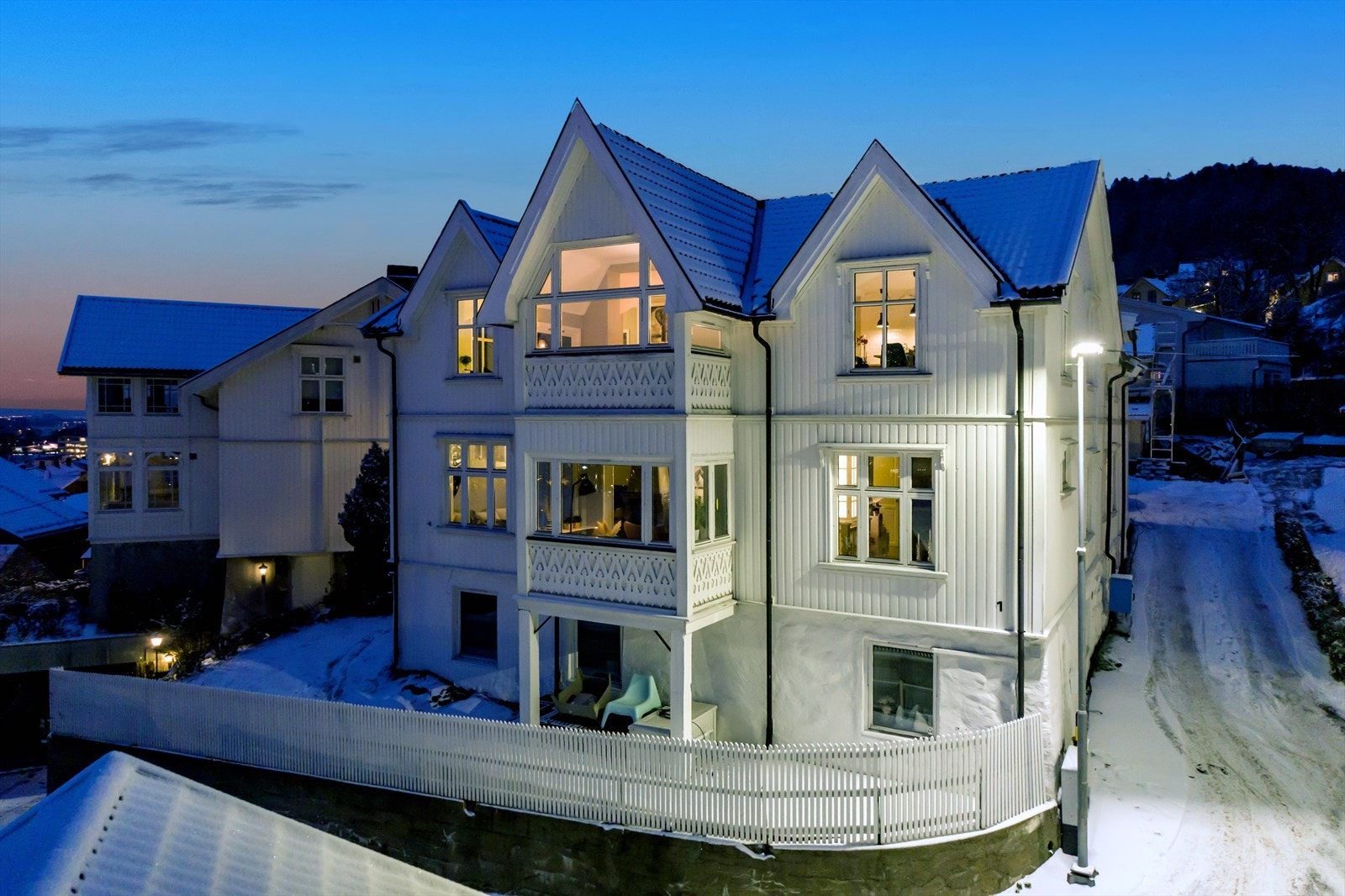 Fasaden er meget sjarmerende - nymalt 2024 Galleribilde