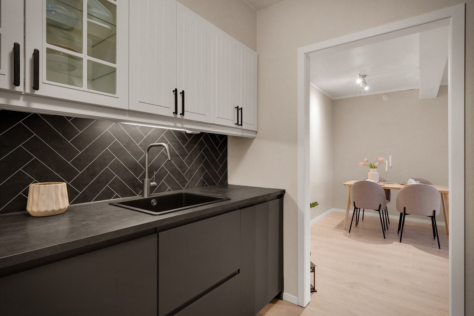 - Et praktisk og funksjonelt kjøkken - Galleribilde