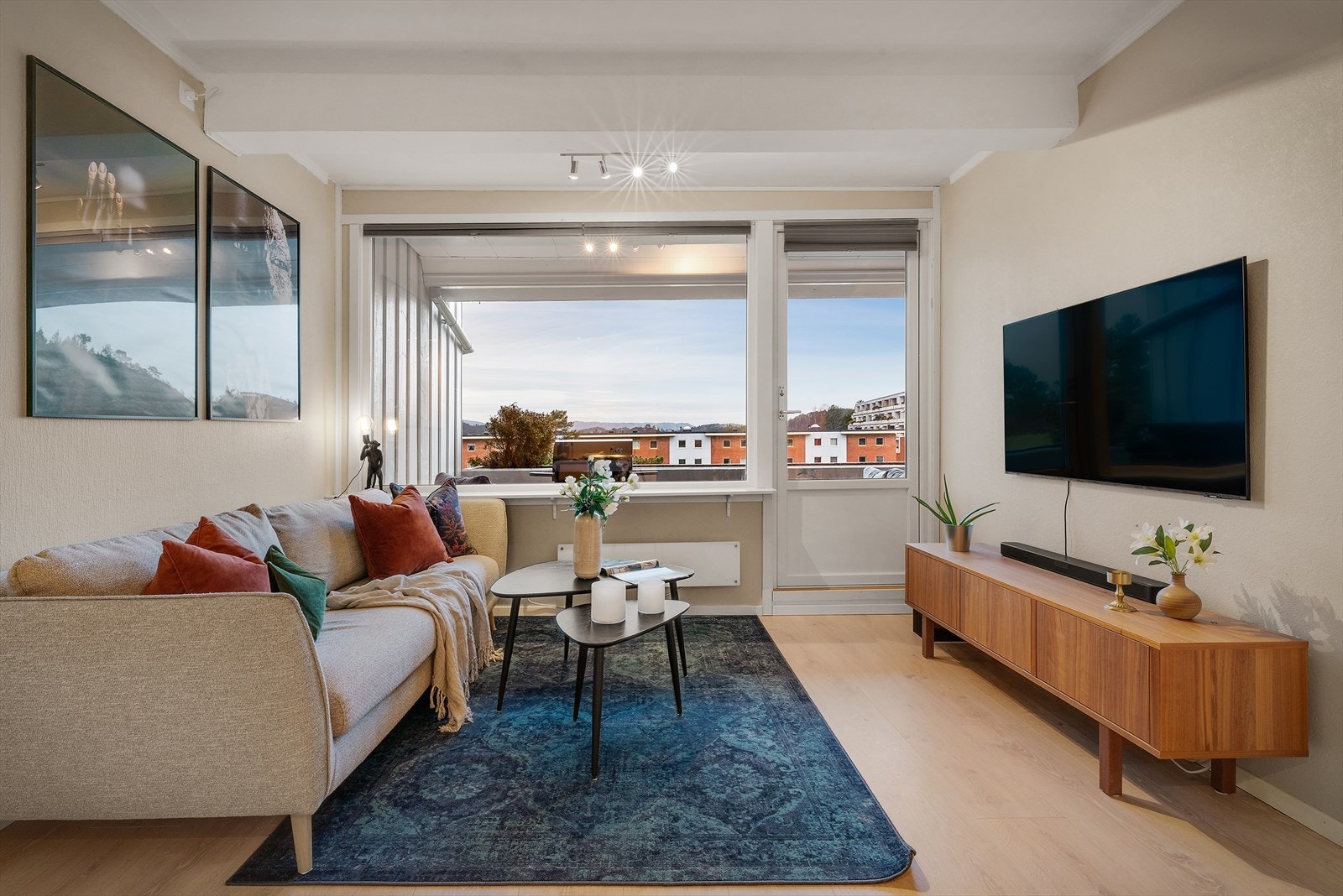 - Leiligheten inneholder stue, kjøkken, soverom, bad og entré - Galleribilde