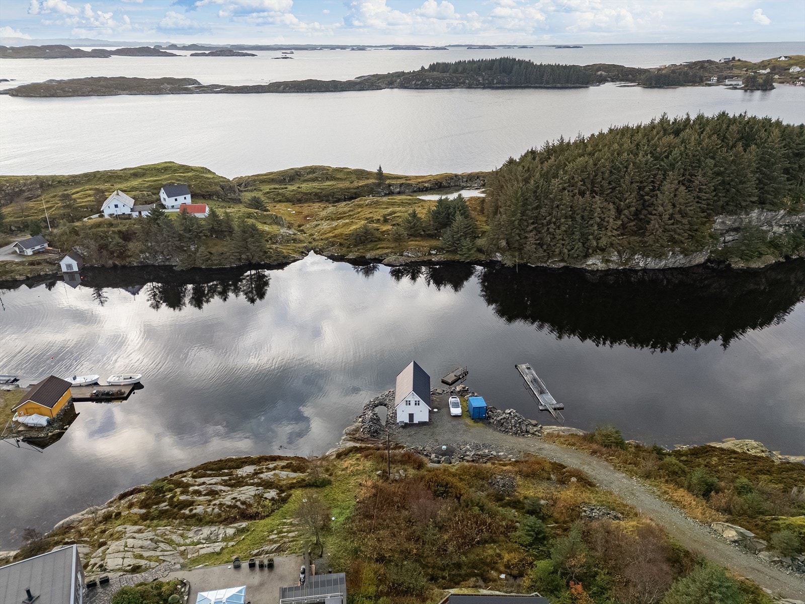 Tomten har et fantastisk potensial for å skape en unik og innbydende fritidseiendom. Galleribilde