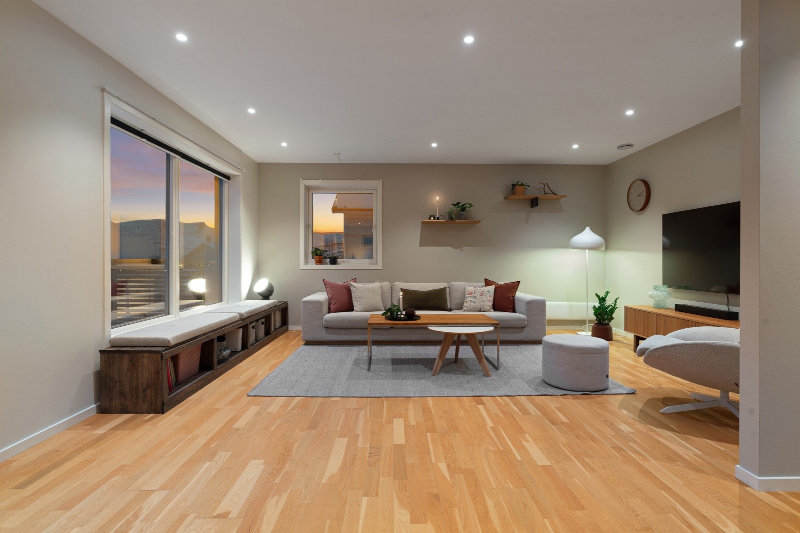 Fra stuen er det utgang til veranda.