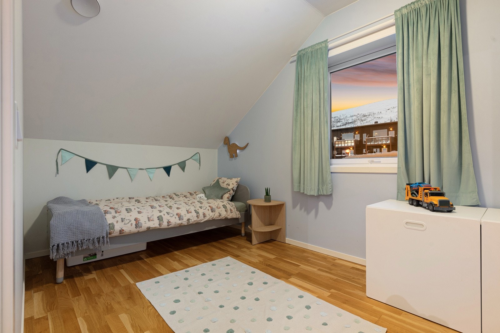 Soverom som passer utmerket til barnerom, gjesterom eller kontor.