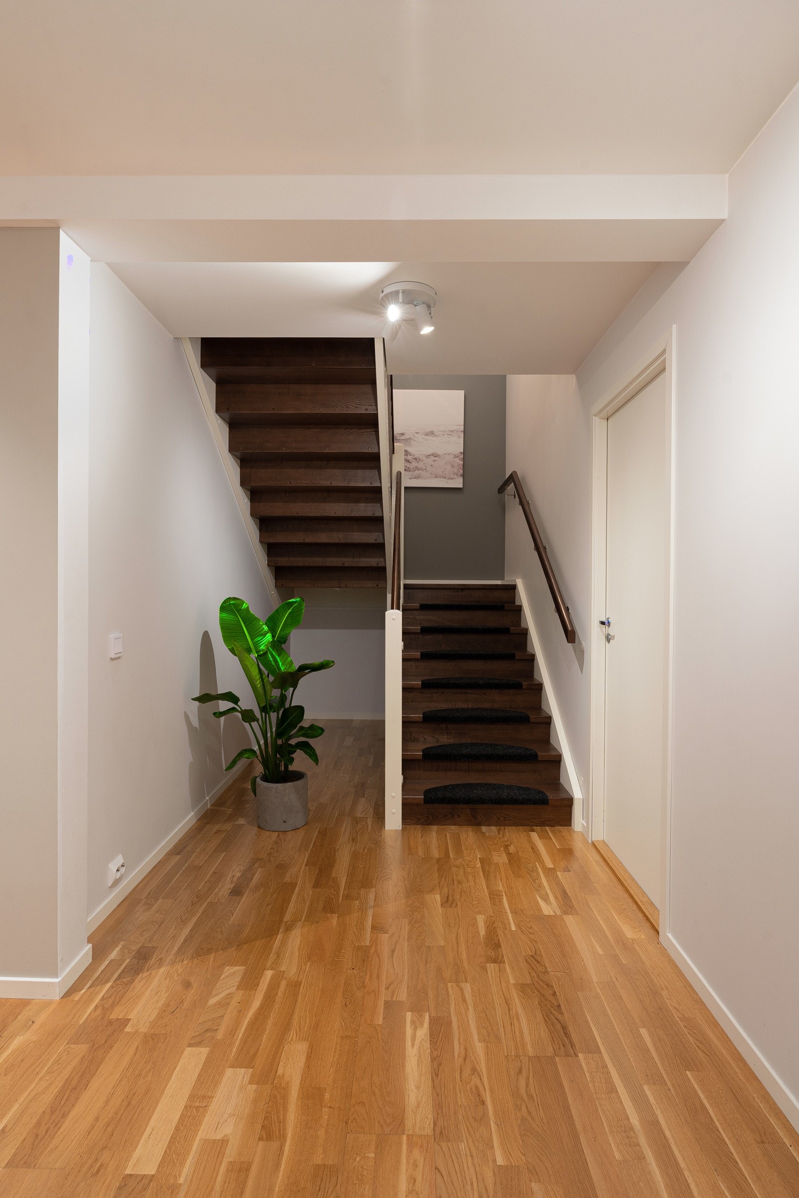 Trapperom til 2.etasje.