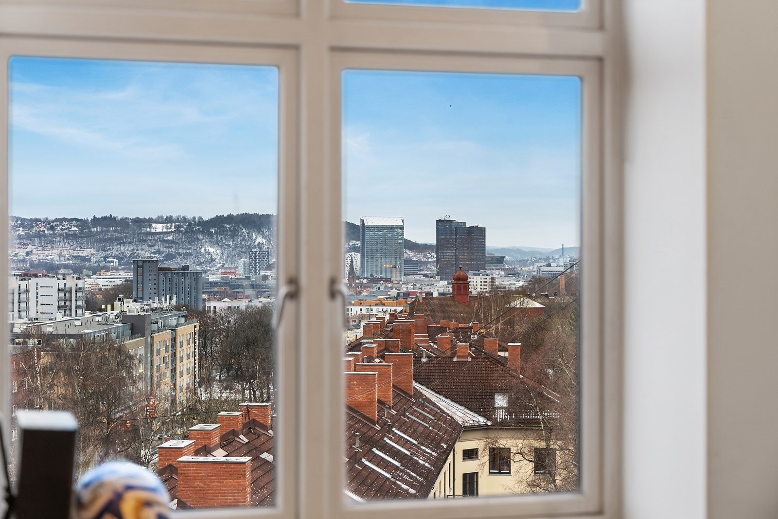 Utsikt fra soveromsvindu. Galleribilde