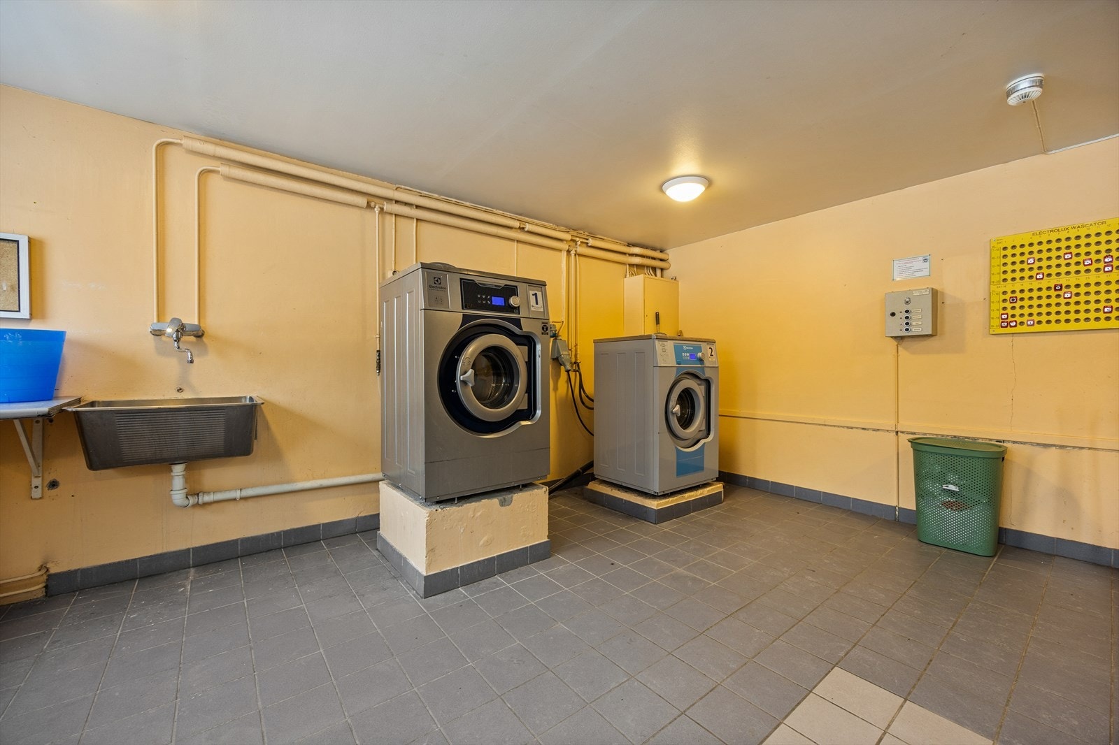 Borettslaget har et velutstyrt fellesvaskeri tilgjengelig for beboerne. Galleribilde