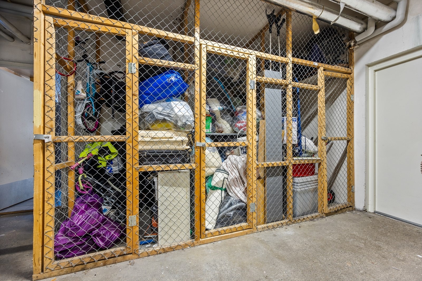 Leiligheten disponerer også en egen bod i kjelleren for ekstra lagringsplass. Galleribilde