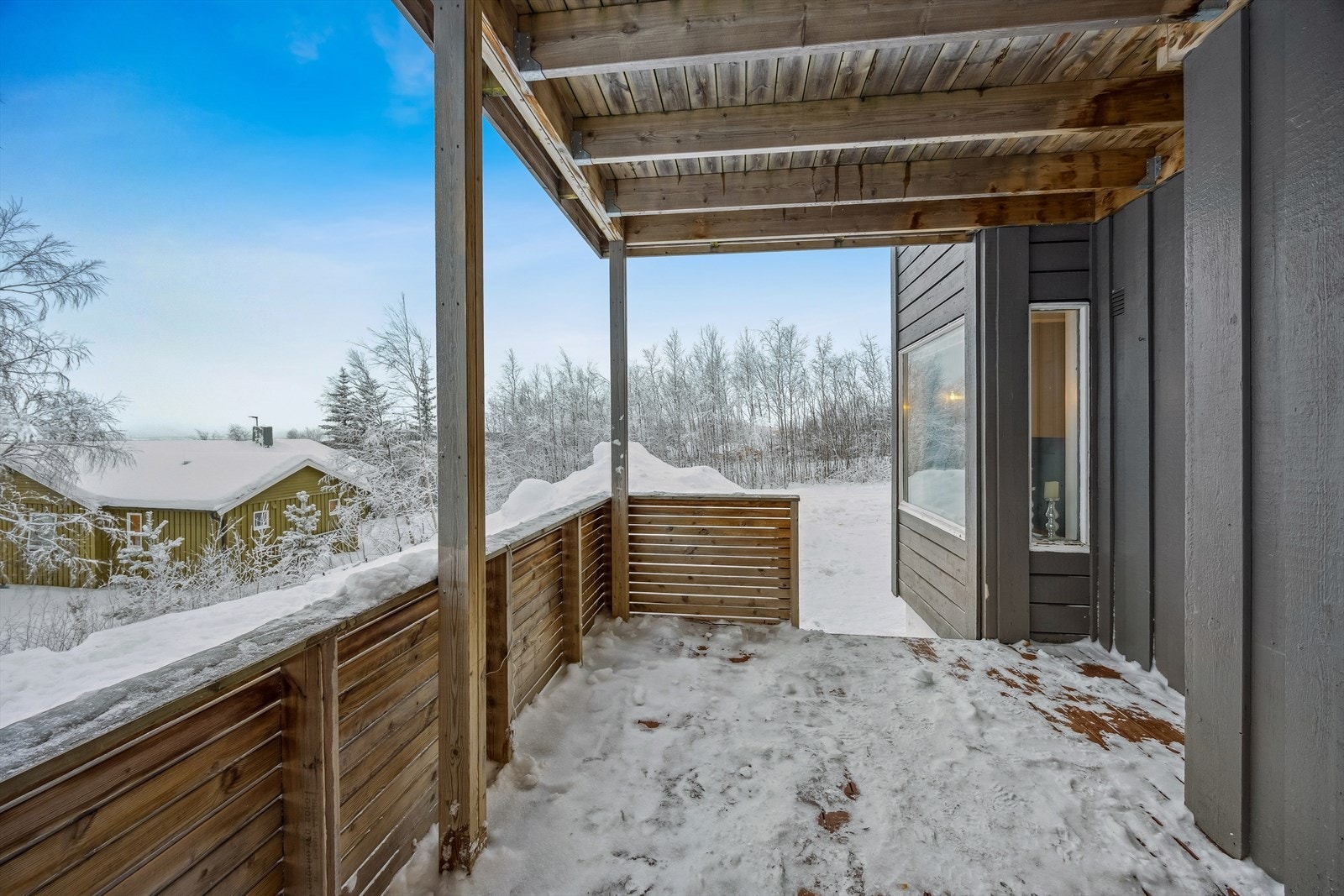 Terrassen er overbygget og har et areal på ca. 12 kvadratmeter. Galleribilde