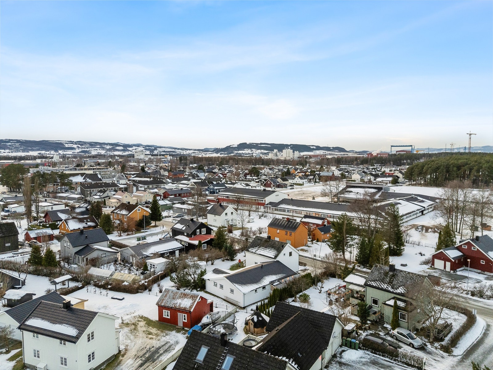 Sentral plassering på Ørmelen med kort gangavstand til barnehage. Galleribilde
