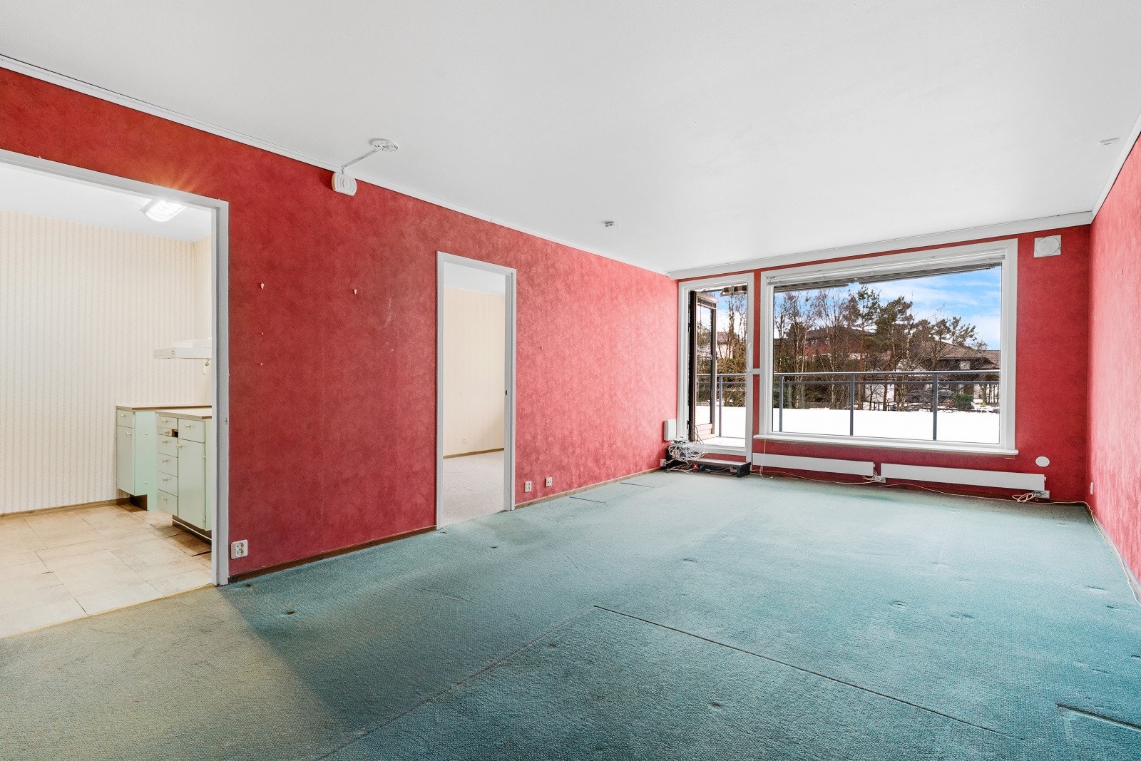 Romslig stue - inngang til soverom fra stue Galleribilde