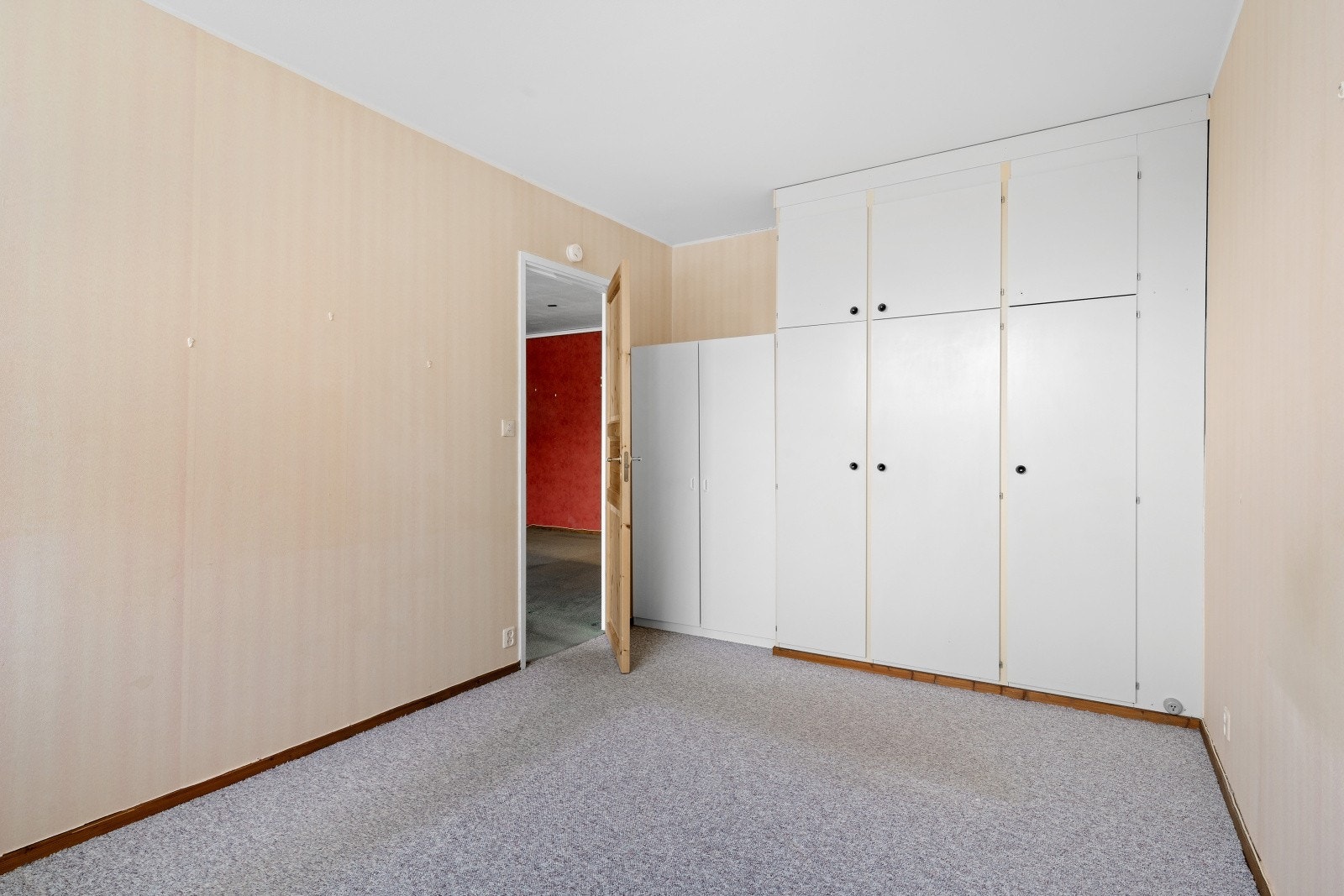 Godt med garderobeskap på soverommet Galleribilde