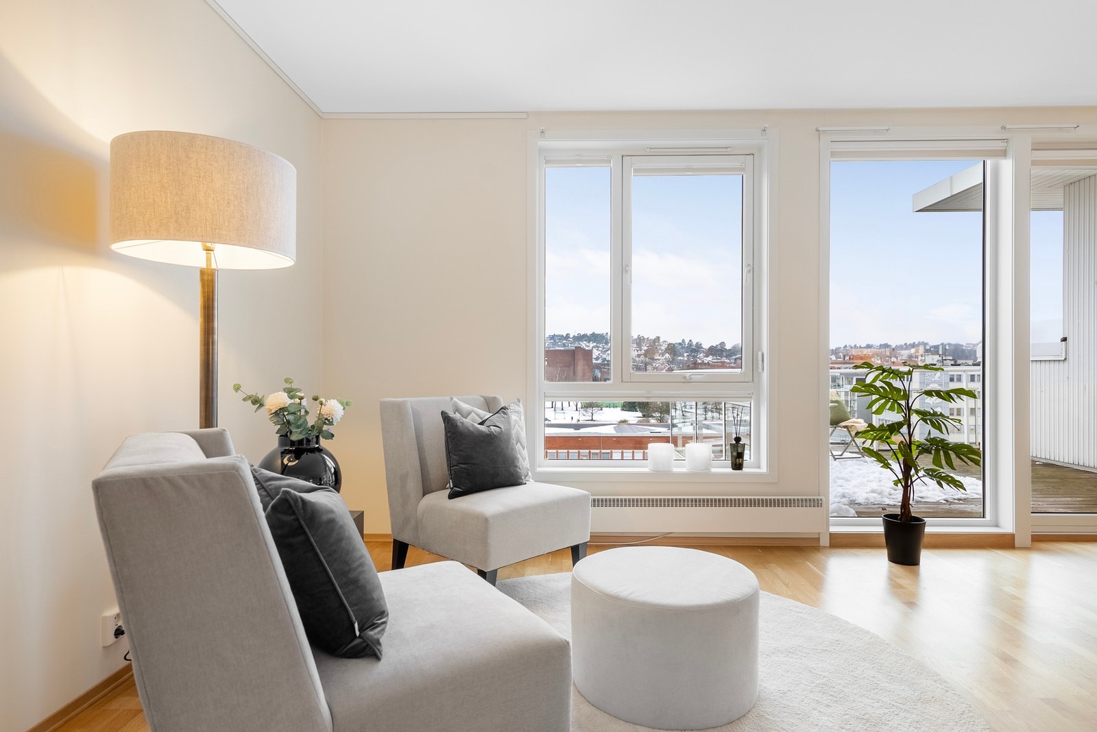 Med lyse og nøytrale vegger er det enkelt å sette sitt personlige preg på rommet og skape den stilen du ønsker Galleribilde