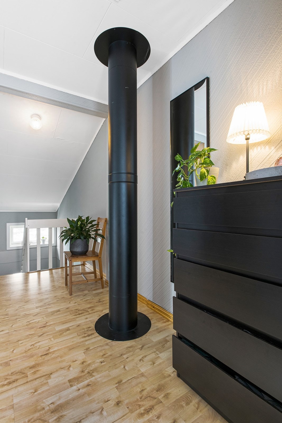 Her ser vi gangen som har god plass til entrémøbler (arkivfoto 2023). Galleribilde