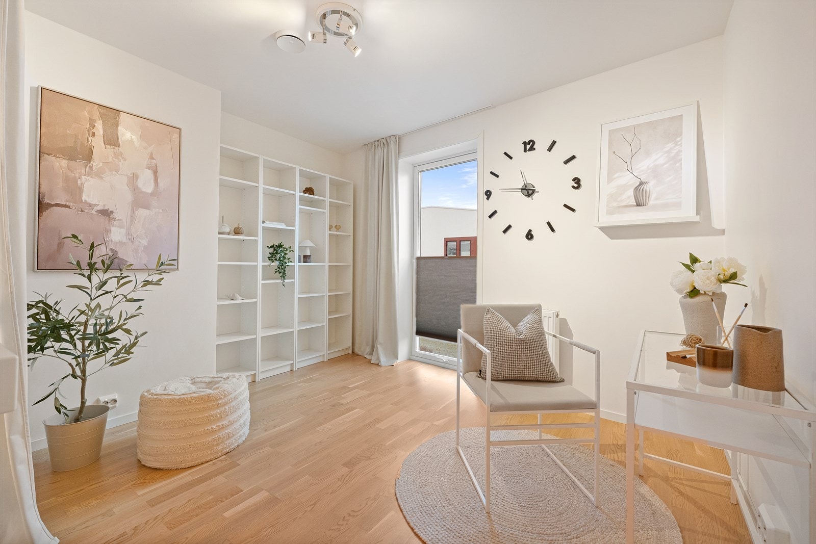 Trivelig loftstue i boligens andre etasje Galleribilde