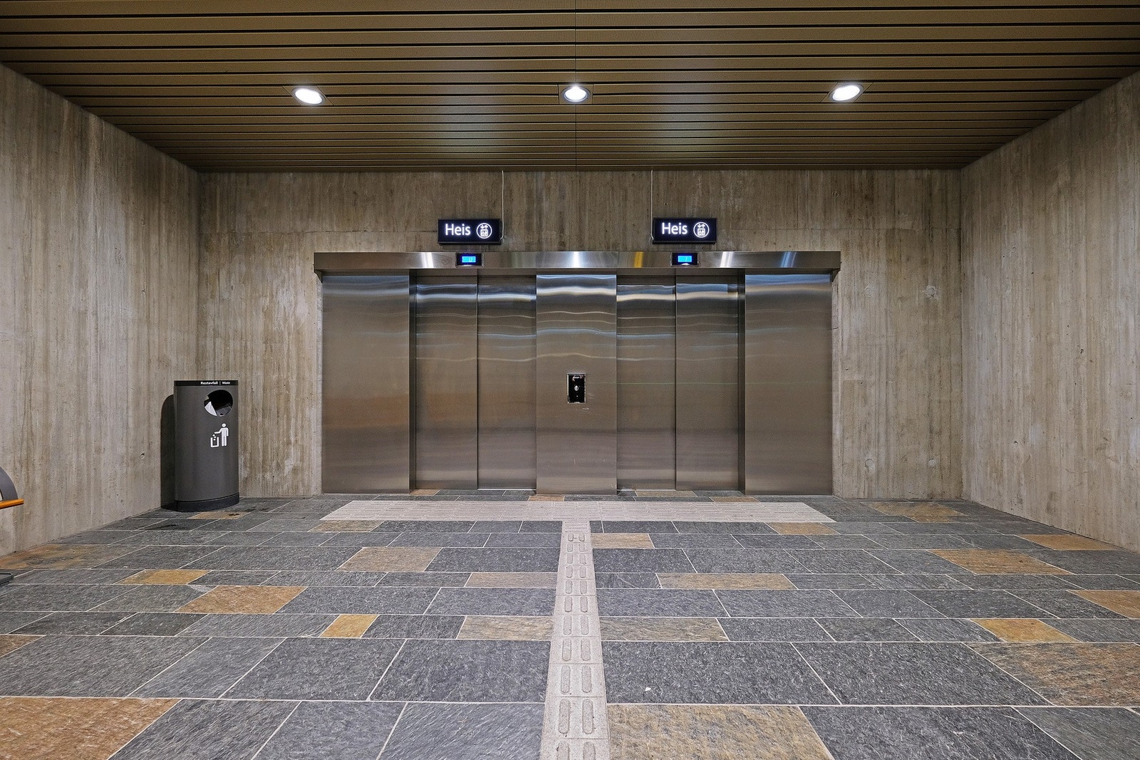 For den aktive, er det kjekt å vite at en liten sykkeltur til fjellheisen, tar deg med ned til stasjonen i fjellet og videre sentrum Galleribilde