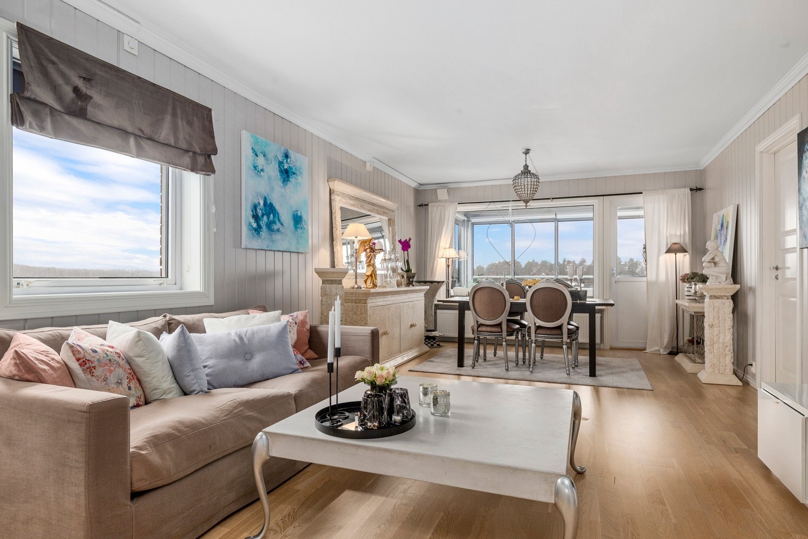 Fin plass til salong og spisestue Galleribilde