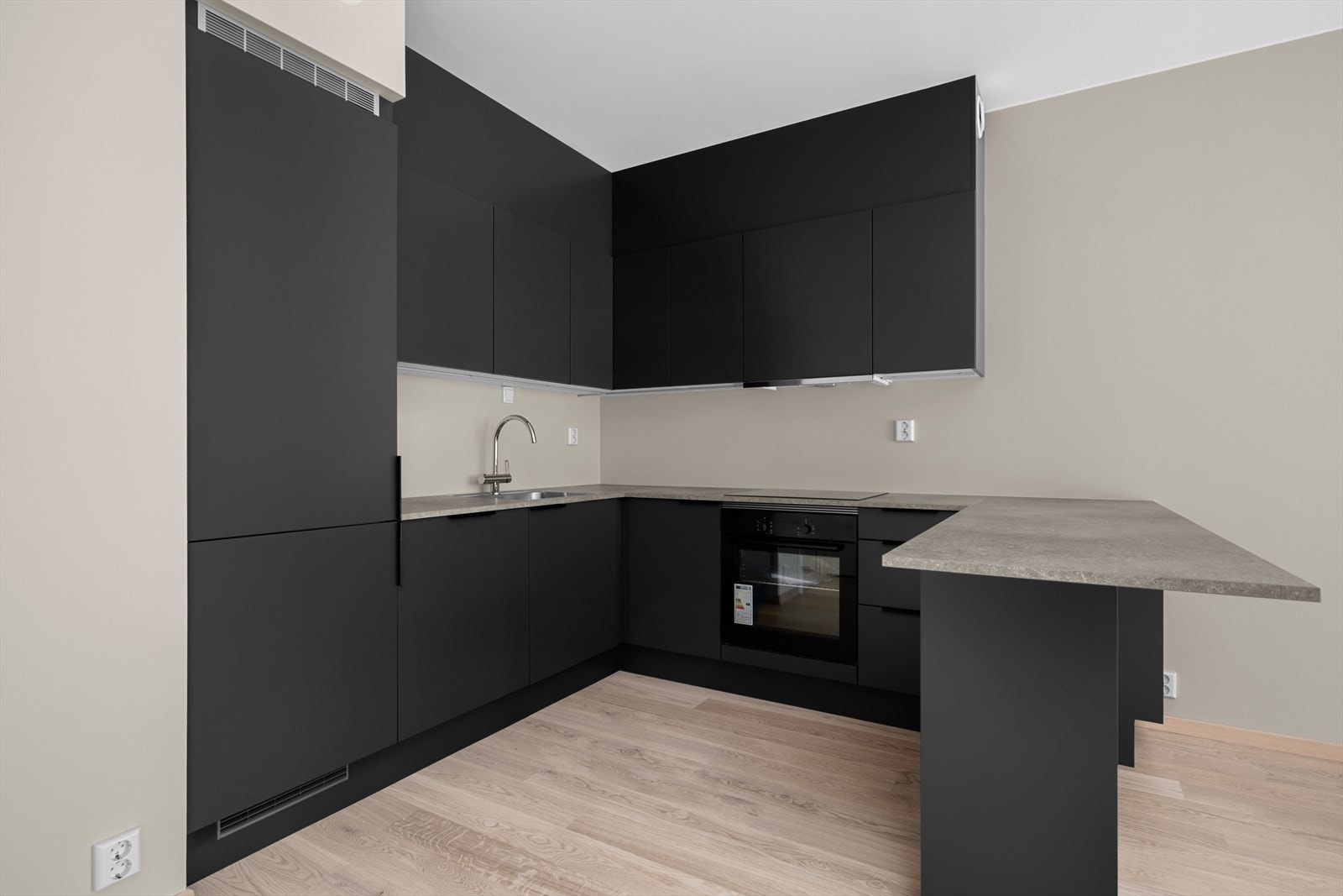 Her får du godt med skap- og benkeplass. Galleribilde