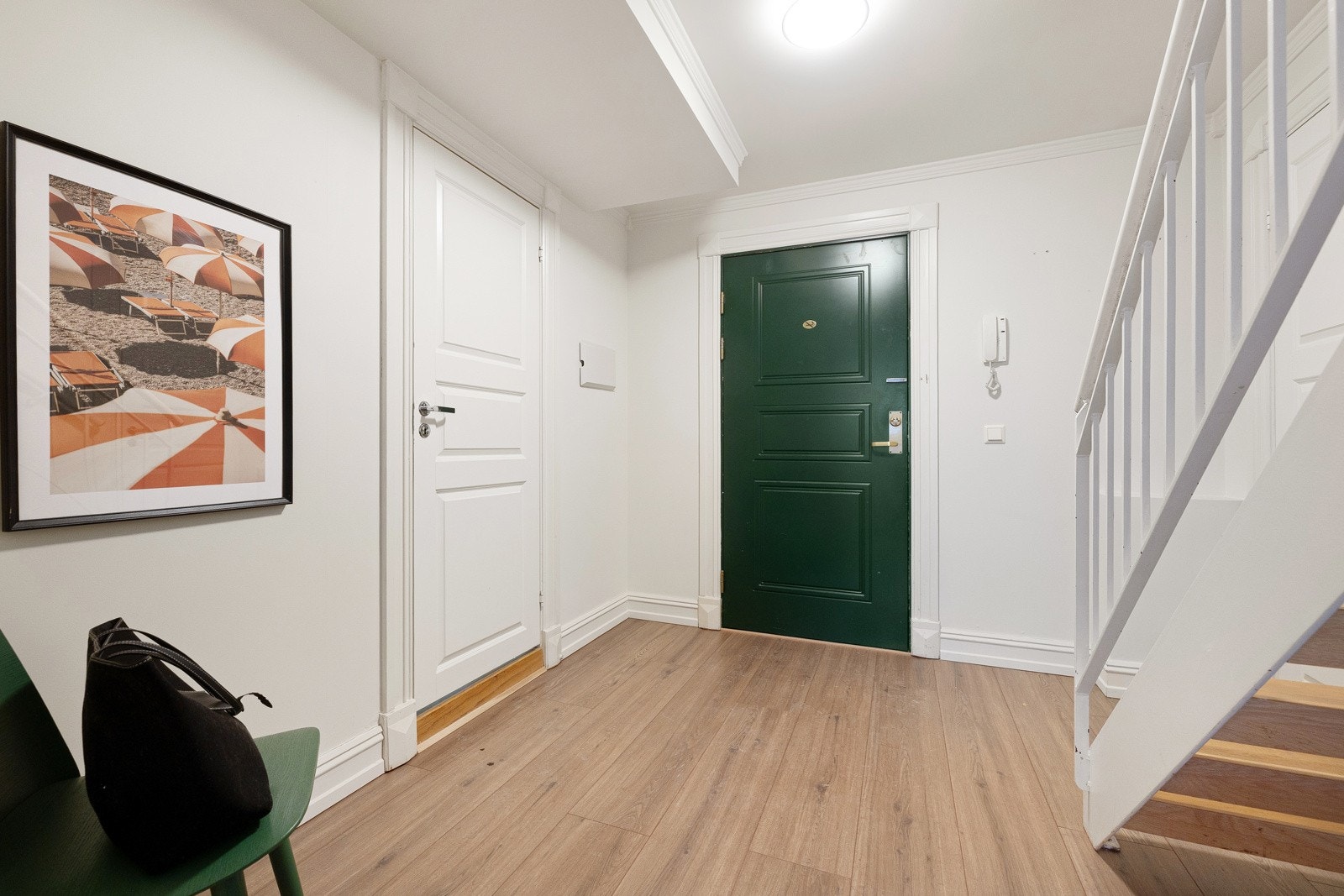 Entrèen i 6. etasje har god plass til garderobeskap. Galleribilde