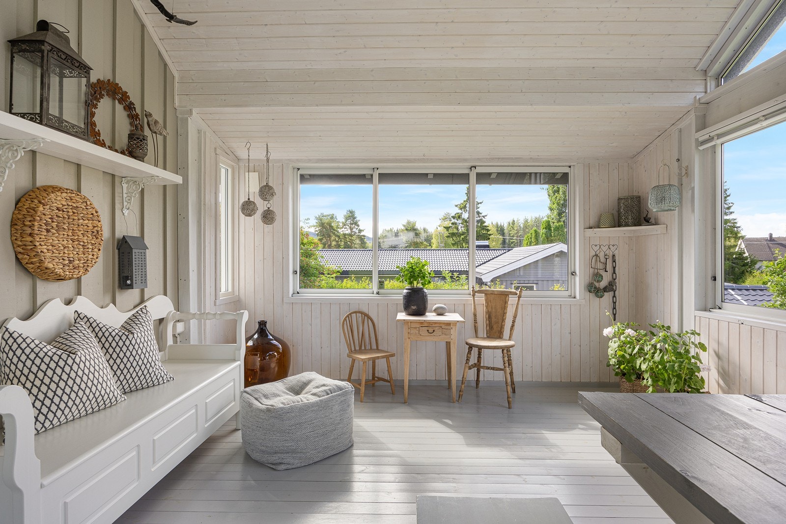 Det er god plass til flere sittegrupper. Galleribilde