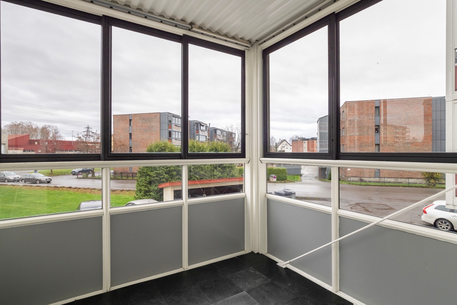 Innglasset balkong Galleribilde