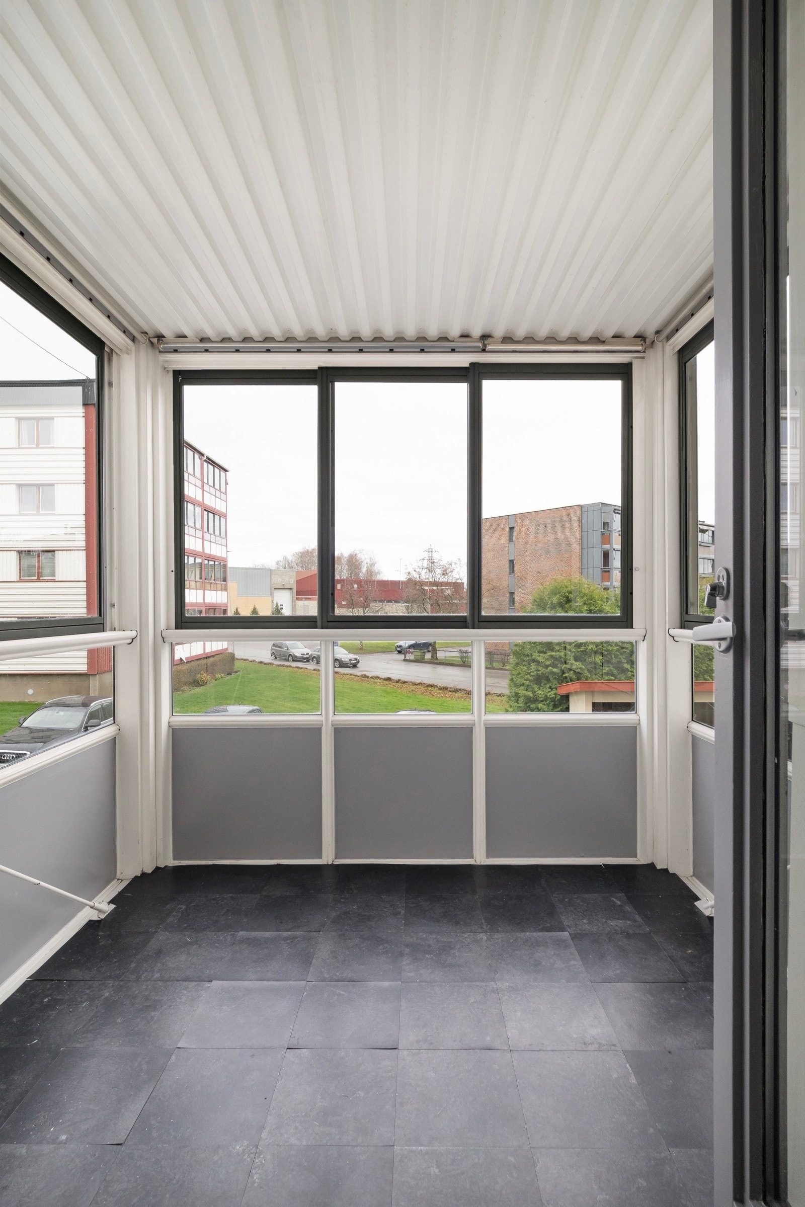 Innglasset balkong Galleribilde