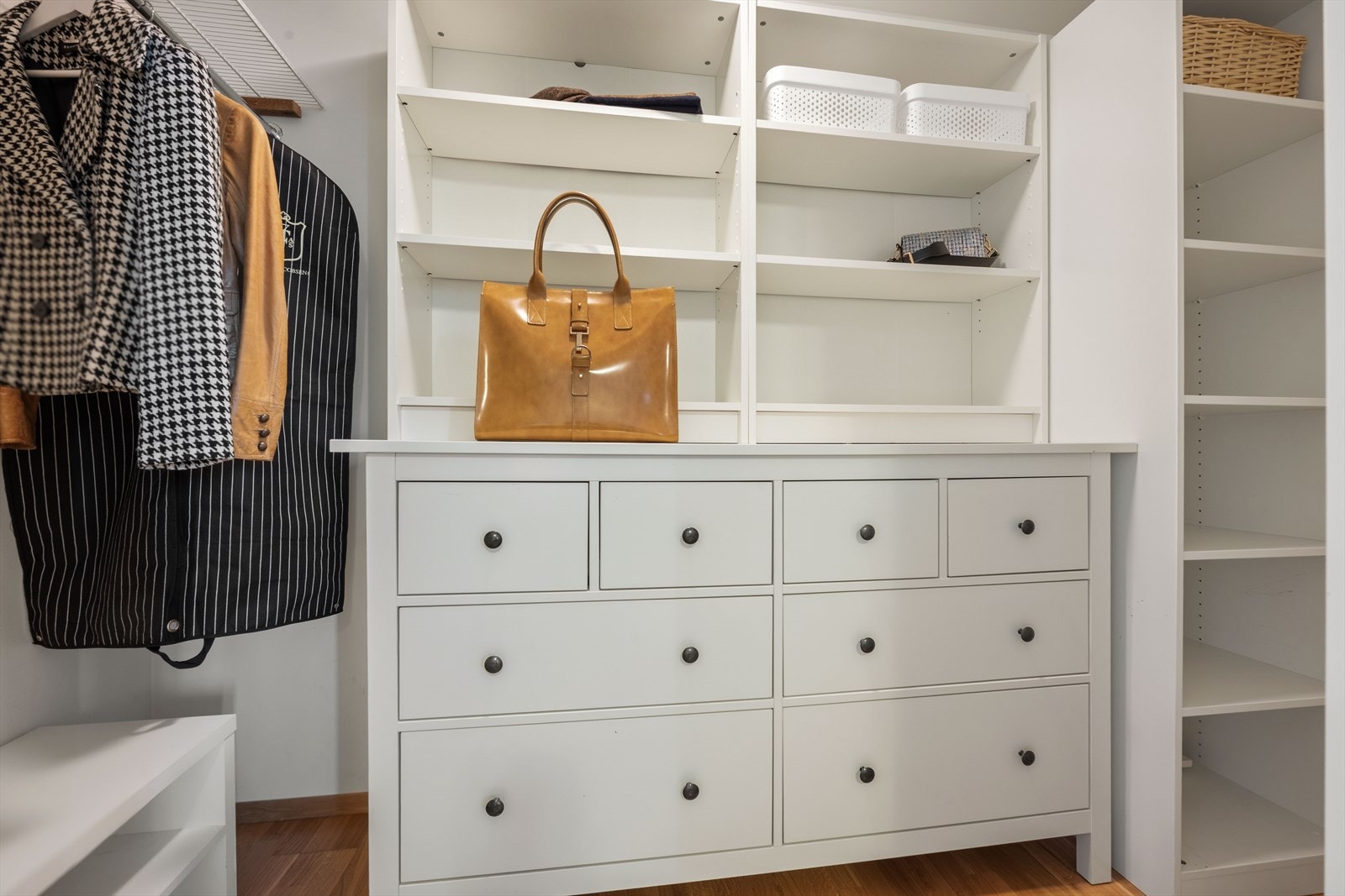 Den innvendige boden gir rikelig med oppbevaringsplass, i tillegg til en ekstern bod på 5 m². Galleribilde