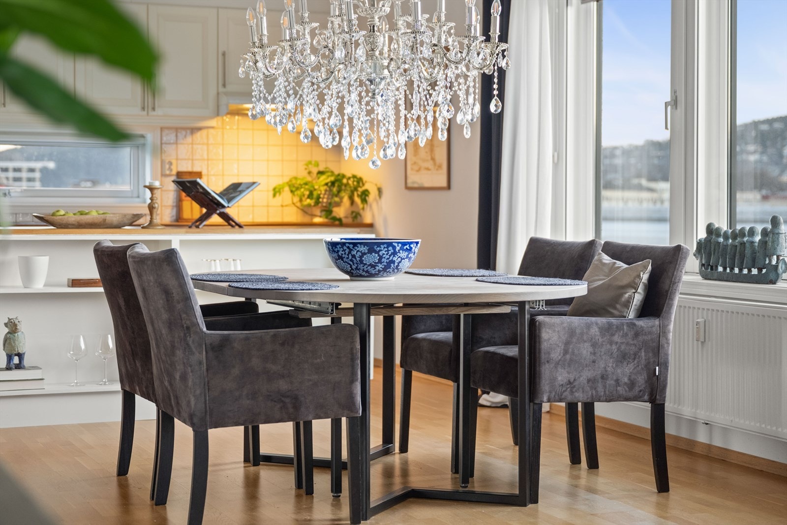 Her er det god plass for hyggelige middager med familie og venner. Galleribilde