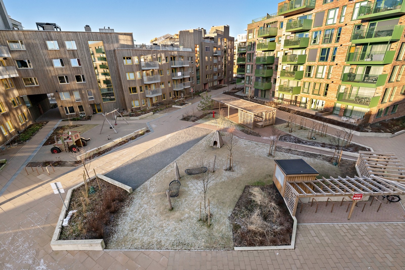 Fine felleområder i borettslaget. Galleribilde