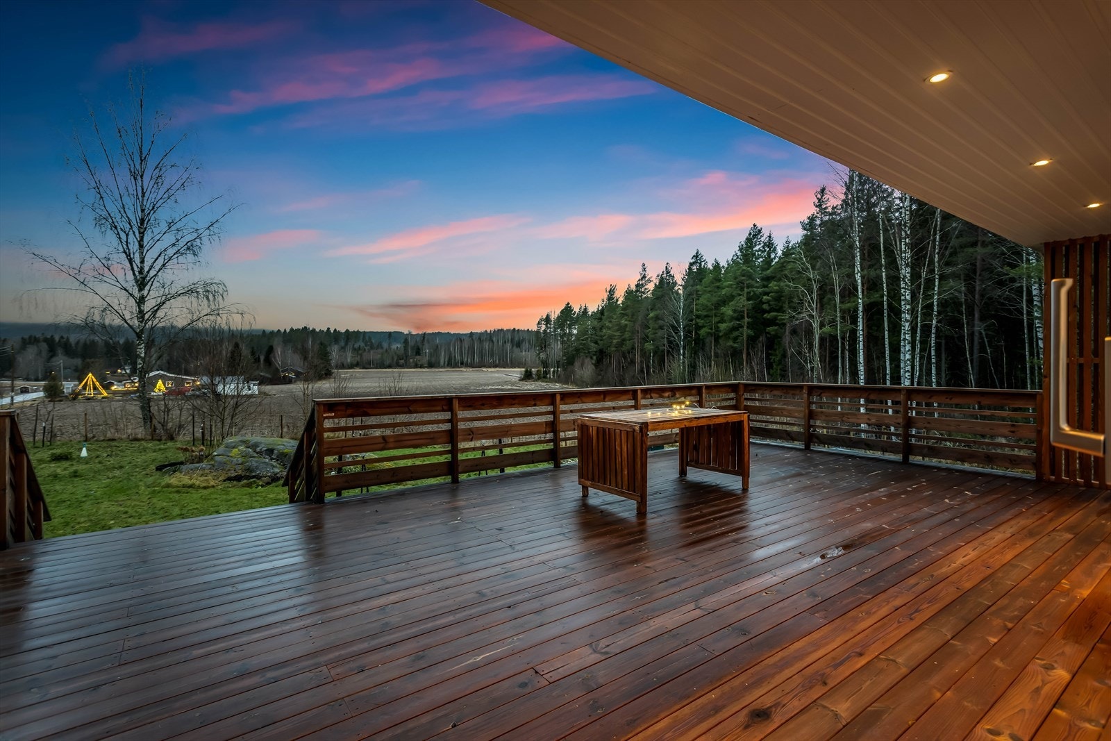 Terrassen er en fin forlengelse av stuen på varme dager. Galleribilde