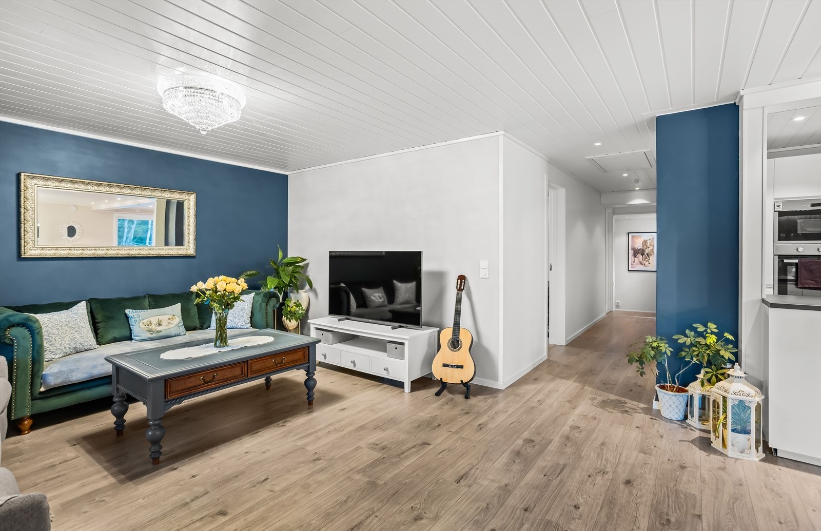 Fra stuen er det enkel tilgang til resten av boligens rom. Galleribilde