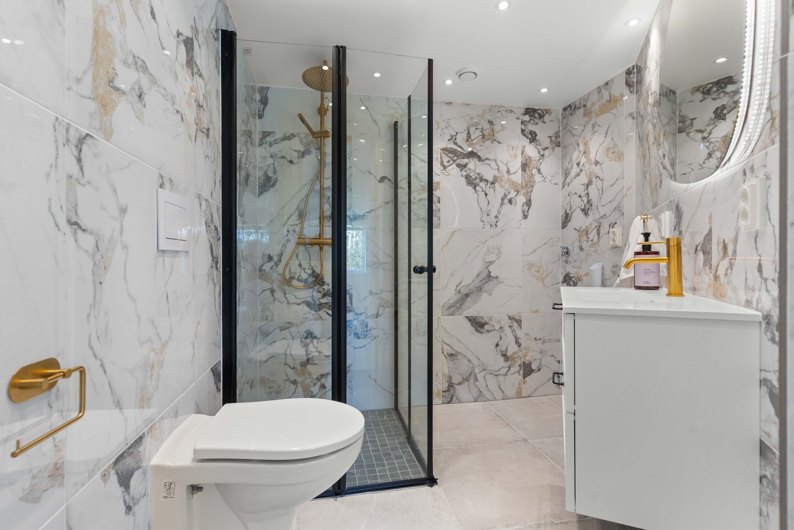 Ikke godkjent for varig opphold. Galleribilde