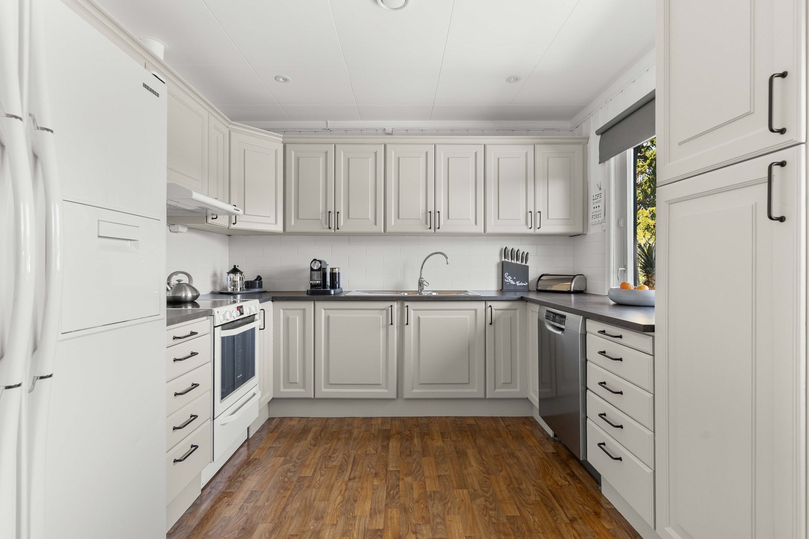 FAB09300 Galleribilde