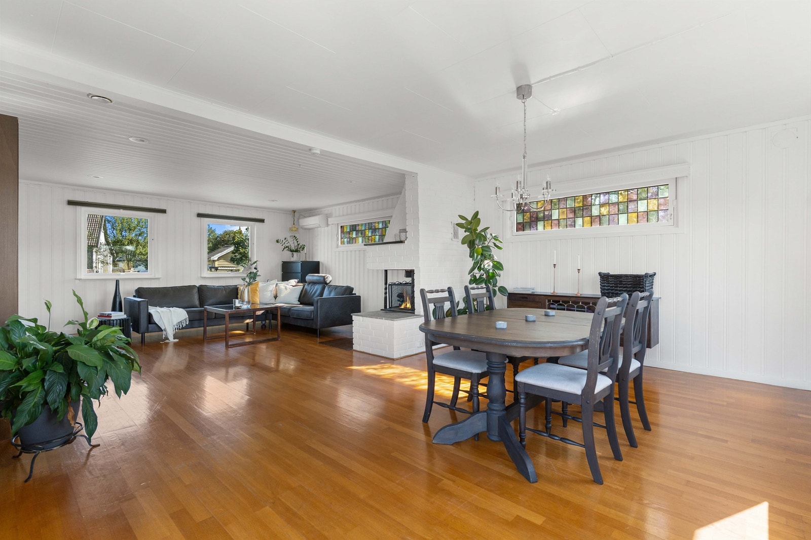 FAB09380 Galleribilde