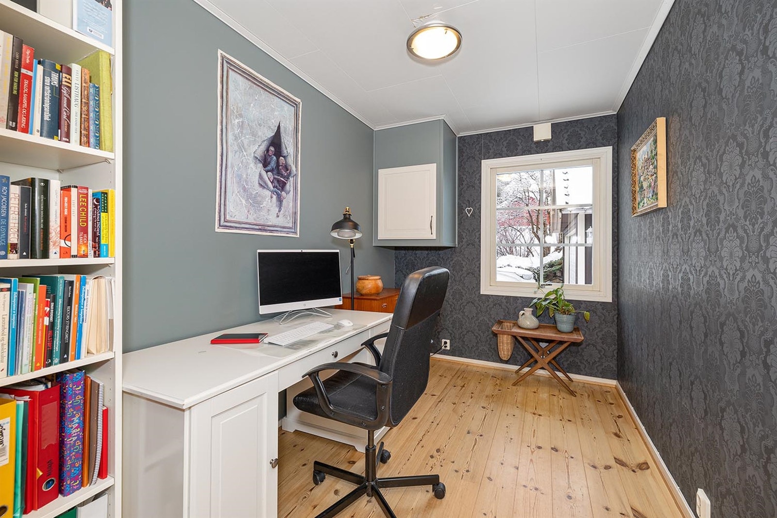 Rom som i dag er brukt som kontor. Galleribilde