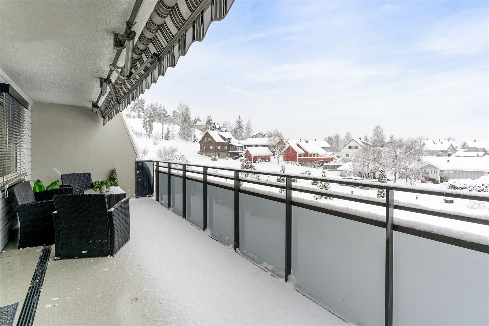 I 2024 ble alle balkongene i borettslaget pusset opp. Dette ga mer plass og et mer moderne inntrykk Galleribilde